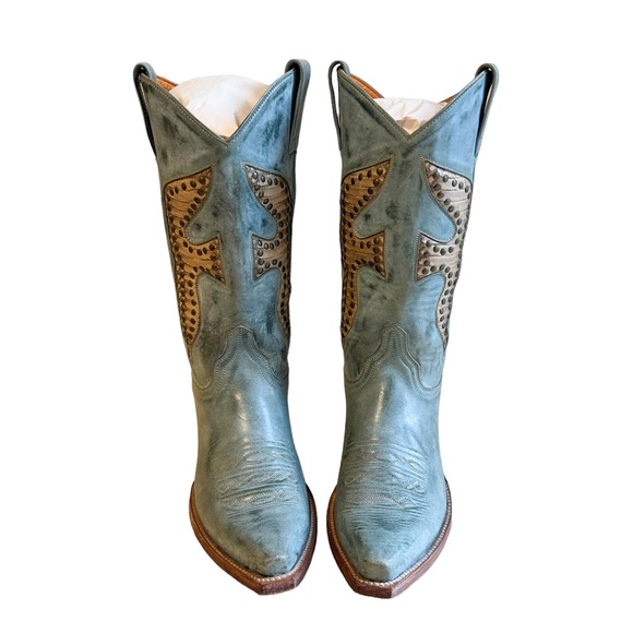 Frye Shoes - Frye Vintage Daisy Duke Blue Leather Cowgirl Boots
Size 8